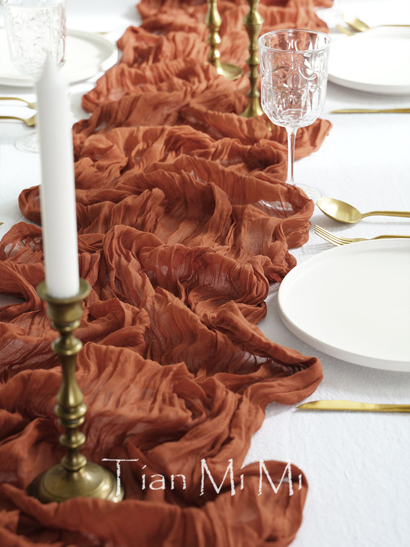 Christmas Table Runner - Półprzezroczysty bieżnik z gazy Herakotowa rdza
